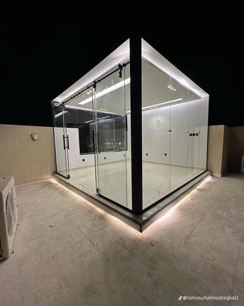 ملحق زجاجي خارجي